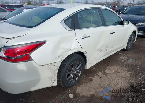 2015 Nissan Altima 2.5 S из США, поврежденный, VIN 1N4AL3APXFC581755